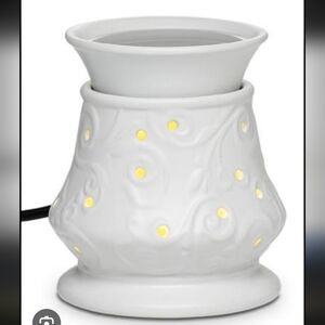 PartyLite White Ceramic Floral Electric Wax Warmer